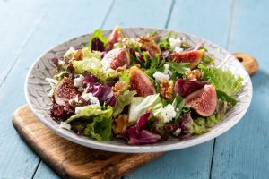 Näringsrik och god sallad med grapefrukt och valnötter